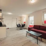 アパート Und Boardinghouse Heimbach In *