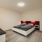 アパート Und Boardinghouse Heimbach In